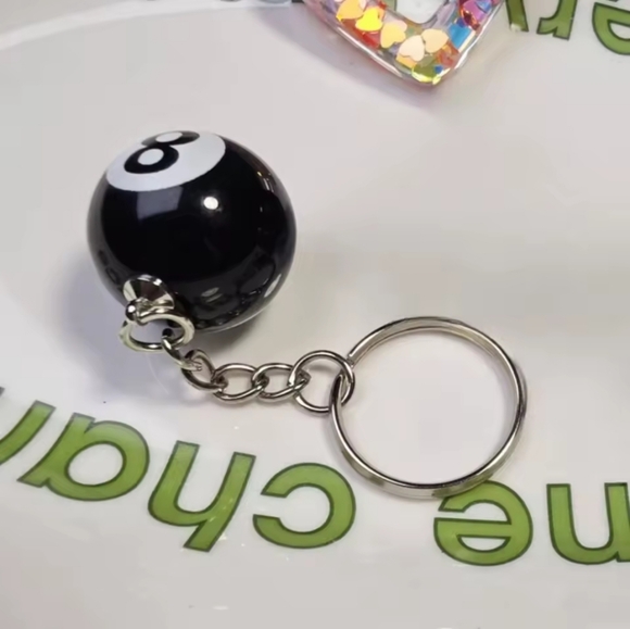 Black 8 Ball Keychain - Picture 2 of 3